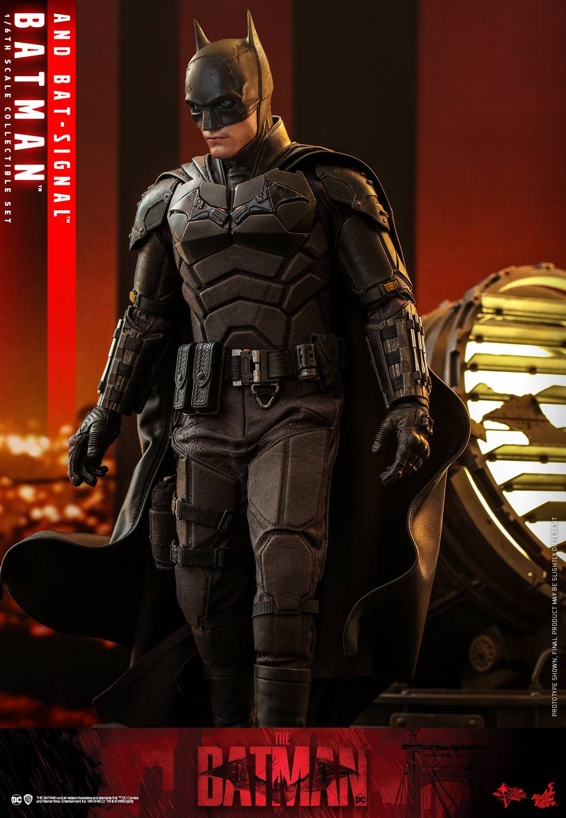 Batman and BatSignal Hot Toys MMS641 The Batman 1/6th scale